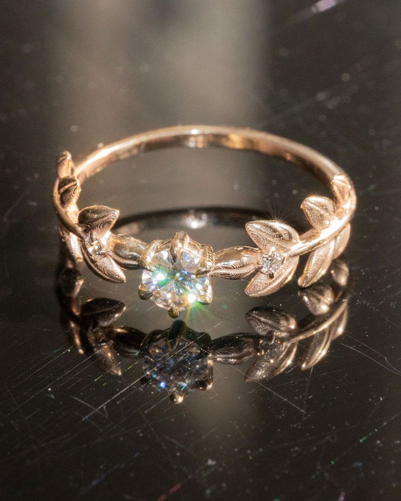 Baby Goddess Leaf Diamond Ring
