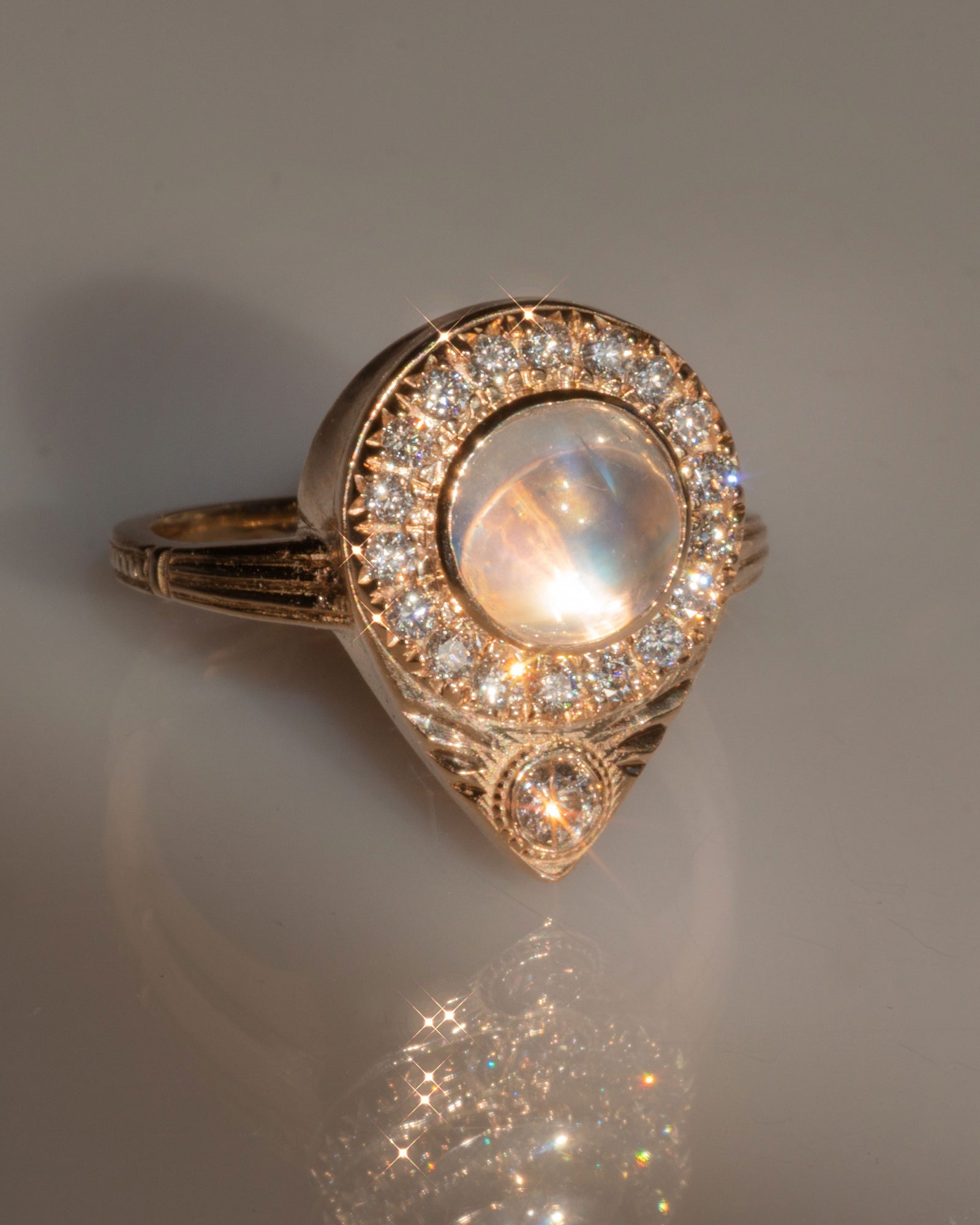 Artifact 05: The Ghostwriter Moonstone Planchette Ouija Diamond Halo R –  Sermez.com